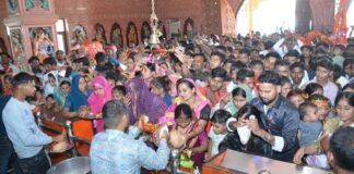 घरों, देवी मंदिरों में हुई मां कालरात्रि की आराधना, हुआ हवन यज्ञ, नेजा चढानें वालों की लगी रही, मंदिरों के बाहर भीड़