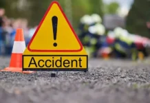 स्कूटी-बाइक की आमने-सामने भिड़ंत, युवक की मौत, एक गंभीर घायल