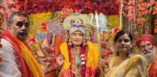 धूमधाम से निकली जगत जननी मॉ दुर्गा की भव्य शोभायात्रा