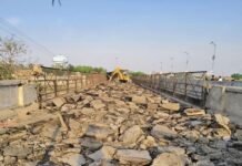 112 साल पुराना ‘गर्रा पुल’ अब इतिहास बनने की कगार पर, अंग्रेजों के दौर की निशानी टूटने लगी