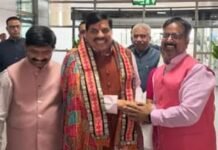 वाराणसी पहुंचे मध्य प्रदेश के मुख्यमंत्री मोहन यादव