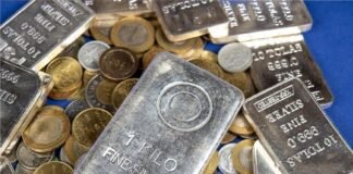सोने-चांदी की कीमतों में गिरावट, मुनाफावसूली के चलते बाजार में उतार-चढ़ाव