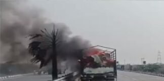किसान पथ हाईवे पर चलती डीसीएम में लगी आग, चालक-कंडक्टर ने कूदकर बचाई जान