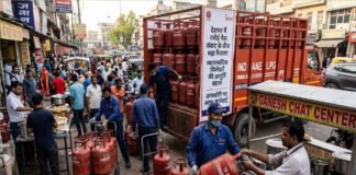 देशभर में रसोई गैस संकट के बीच बड़ा फैसला, पांच दिन बाद वाणिज्यिक सिलेंडरों की आपूर्ति बहाल
