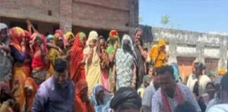 होलिका दहन की तैयारी के दौरान छत से गिरकर महिला की मौत, गांव में पसरा मातम