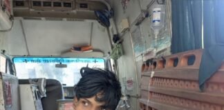 तेल पिराई करते युवक का हाथ स्पेलर मे फस कर कटा