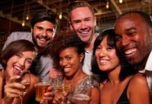 घोर कलयुग है साहब,जहां इंसान खुद से भी दूर हो रहा