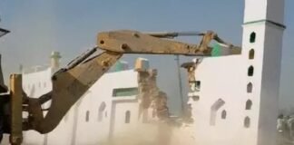 बड़ी कार्रवाई: इमामबाड़ा और ईदगाह पर चला बुलडोजर, भारी पुलिस बल तैनात