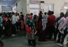 लोहिया अस्पताल में उमड़ी मरीजों की भीड़, ओपीडी में अफरा-तफरी और धक्का-मुक्की