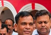 फतेहगढ़ कचहरी में ‘फर्जी वकीलों’ का खेल! काला कोट पहनकर घूम रहे कुछ संदिग्ध तत्व