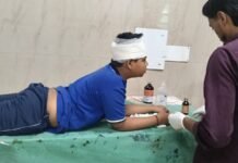 फुटबॉल खेलते समय केंद्रीय विद्यालय का छात्र गिरकर घायल, अस्पताल में कराया गया उपचार