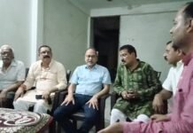 रेलवे रोड को मॉडल रोड बनाने की मांग तेज—व्यापारियों ने पूर्व एमएलसी के समक्ष रखीं प्रमुख समस्याएं