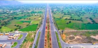 गंगा एक्सप्रेसवे: 36,000 करोड़ की मेगा परियोजना, 12 जिलों को जोड़ेगा