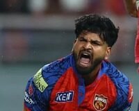 श्रेयस अय्यर पर 12 लाख का जुर्माना