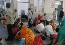 लोहिया चिकित्सालय की ओपीडी व्यवस्था चरमराई, डॉक्टरों के न पहुंचने से मरीजों को घंटों करना पड़ा इंतजार