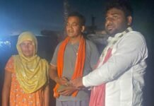 आग से उजड़ा गरीब परिवार: सपा नेता डॉ. संतोष वर्मा ने पहुंचकर की मदद