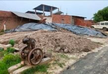 राजस्व अभिलेखों में खेल: लेखपाल खुद बन रहे ‘भूमाफिया’