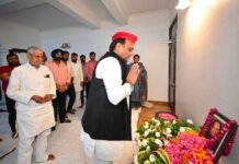 लखनऊ में स्मार्ट मीटर पर अखिलेश यादव का हमला