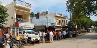 गहराया रसोई गैस संकट: हालात खराब, घंटों लाइन के बाद भी नहीं मिल रहा सिलेंडर