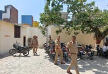 थाने का औचक निरीक्षण कर एएसपी ने अभिलेखों की जांच कर दिए सख्त निर्देश