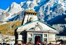 केदारनाथ में मोबाइल पर पूरी तरह प्रतिबंध: रील्स-वीडियो पर रोक, उल्लंघन पर सख्त कार्रवाई का ऐलान