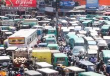 बीजेपी प्रदर्शन के चलते राजधानी ठप, हजरतगंज-गोमतीनगर में घंटों फंसे हजारों लोग