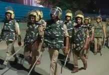 सड़कों पर उतरी फोर्स, गुजैनी-पनकी में फ्लैग मार्च से सुरक्षा का संदेश