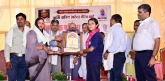 मेधावी छात्राओं का सम्मान सरदार पटेल बौद्धिक विचार मंच ने बढ़ाया बेटियों का मान