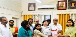 सोमनाथ स्वाभिमान यात्रा से लौटे श्रद्धालुओं का डीएम-सीडीओ से सम्मानजनक मिलन