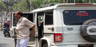 पश्चिम बंगाल: TMC प्रत्याशी ने पुलिस वाहन का किया इस्तेमाल, EC ने थानेदार को किया सस्पेंड