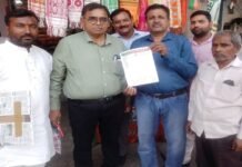 गौशालाओं में आलू खिलाने की नीति बनाने की मांग, किसानों ने मंत्री धर्मपाल सिंह को सौंपा ज्ञापन