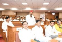 मथुरा में 1.5 करोड़ की लागत से तैयार नगर निगम का हाईटेक सदन