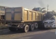 शाह कस्बा में दो डंपर ट्रकों की आमने-सामने भिड़ंत, डीजल फैलने से मची अफरा-तफरी