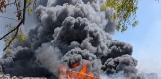 भीषण अग्निकांड: 500 से अधिक झुग्गियां जलकर राख, इलाके में मचा हड़कंप