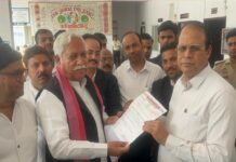 नई मतदाता सूची में सपा ने बतायीं बड़ी गड़बड़ी, सौंपा ज्ञापन