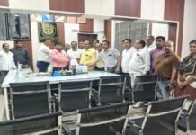 परिषदीय विद्यालयों के संचालन समय में परिवर्तन की मांग