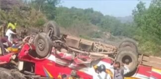 जम्मू-कश्मीर: उधमपुर में सड़क हादसा, खाई में गिरी बस, दस यात्रियों की मौत, कई घायल