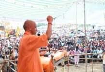 पश्चिम बंगाल में गरजे सीएम योगी, कहा- TMC ने बंगाल को कंगाल बनाकर रख दिया