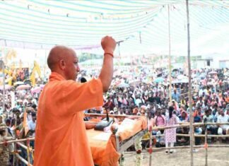 पश्चिम बंगाल में गरजे सीएम योगी, कहा- TMC ने बंगाल को कंगाल बनाकर रख दिया