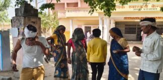 अज्ञात वाहन की टक्कर से बाइक सवार गंभीर घायल, चालक मौके से फरार