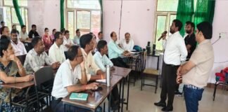 अपर जिलाधिकारी(वि0/रा0) शाहजहाँपुर के विवेकानन्द डिग्री कालेज पुवायाॅ में चल रहें जनगणना प्रशिक्षण का निरीक्षण आवश्यक दिशा निर्देश दिये गयें