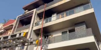 दिल्ली: विवेक विहार में चार मंजिला इमारत में लगी भीषण आग, 9 लोगों की मौत, कई घायल