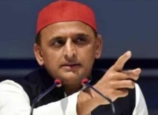लोकतंत्र व्यथित, जनमत की लूट: अखिलेश यादव