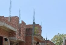 सरकारी बंजर जमीन पर अवैध प्लॉटिंग कर बन रहे रिहायाशी विला