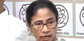सीएम पद छोड़ने से इनकार पर डटीं ममता बनर्जी, महेश जेठमलानी बोले सख्त कार्रवाई होनी चाहिए