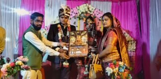पिता का साया उठने के बाद समाज बना सहारा