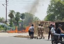 कादरी गेट थाने से चंद कदमों की दूरी पर लकड़ी की दुकानों में लगी आग, पुलिस व स्थानीय लोगों की सूझबूझ से टला बड़ा हादसा
