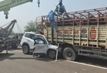 बुंदेलखंड एक्सप्रेसवे पर भीषण हादसा, एक ही परिवार के चार लोगों की मौत