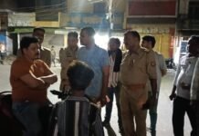 रोडवेज चौकी के पास शराबी गैंग का हंगामा, खुद को वकील बताकर पुलिस से भिड़े सुनार अमित वर्मा और साथी