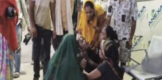महोबा में सड़क हादसा, बाइक की टक्कर में बुजुर्ग समेत 3 लोगों की मौत